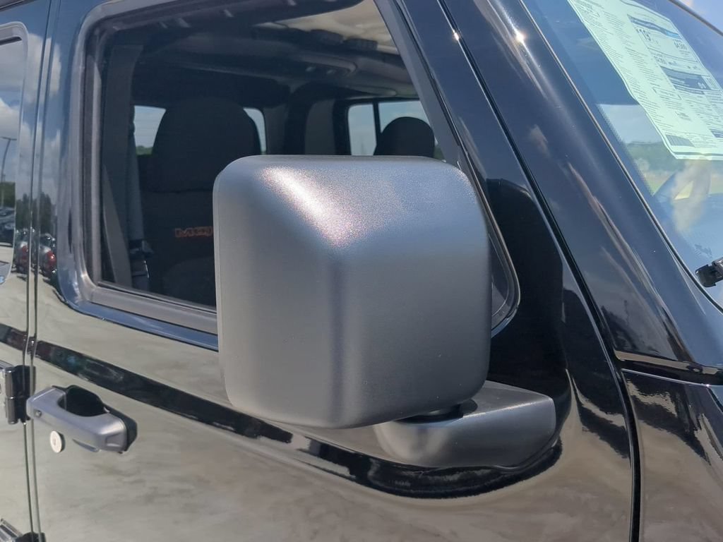 Used 2024 Jeep Gladiator Mojave AWD/4WD image 13