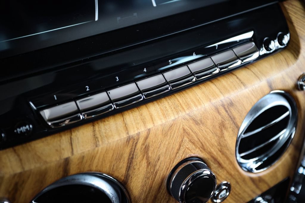 Used 2022 Rolls-Royce Cullinan AWD/4WD image 31