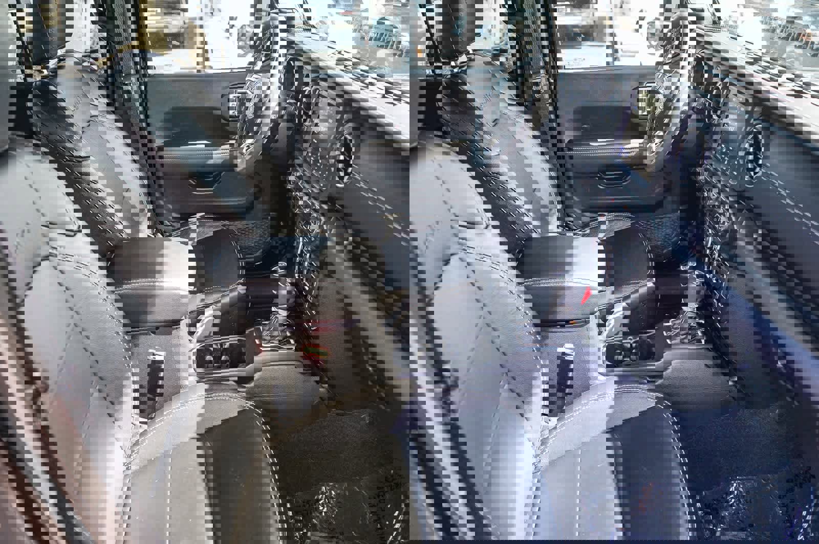 Used 2023 Jeep Wrangler Sahara image 15