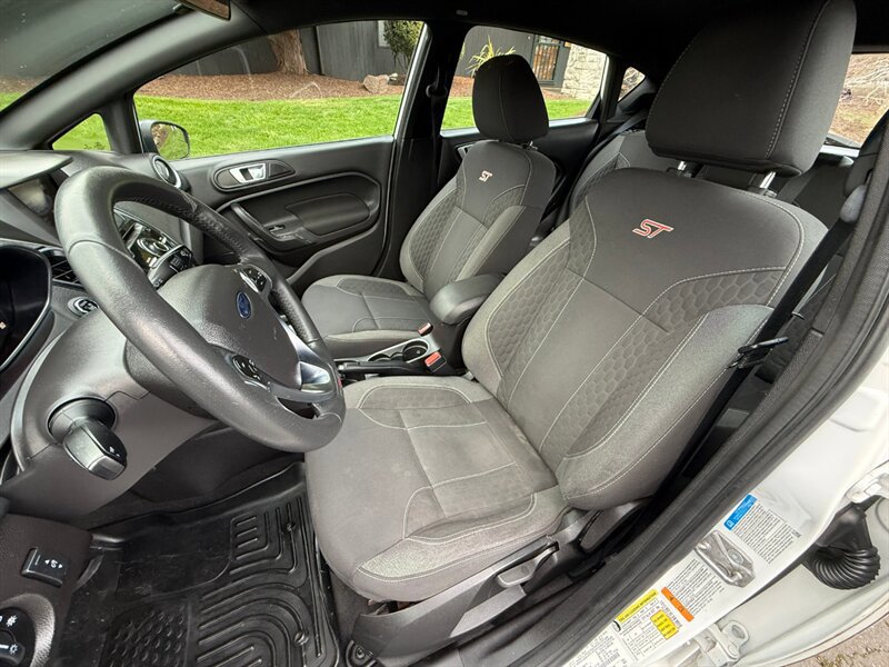 Used 2015 Ford Fiesta ST FWD image 9