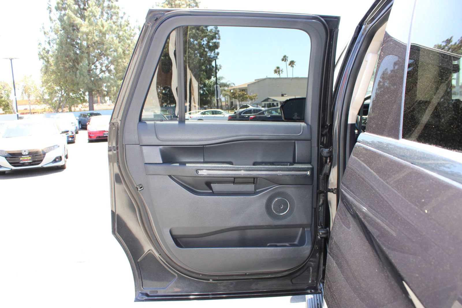 Used 2024 Ford Expedition Max XLT RWD image 12