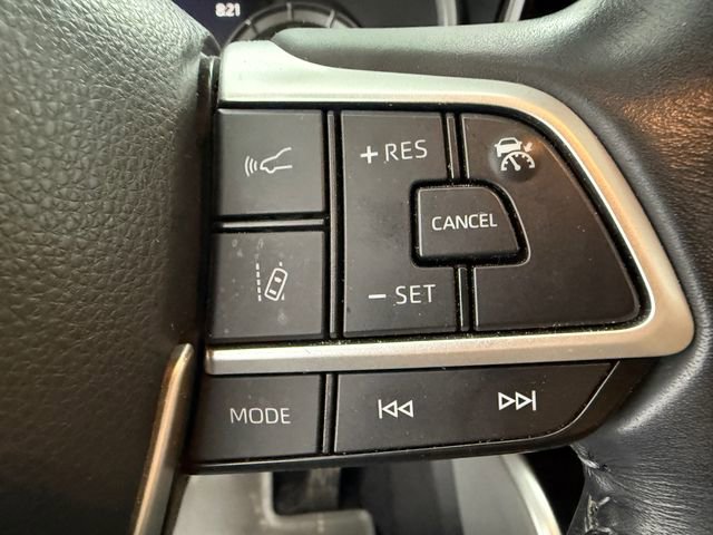 Used 2023 Toyota Highlander XLE FWD image 11