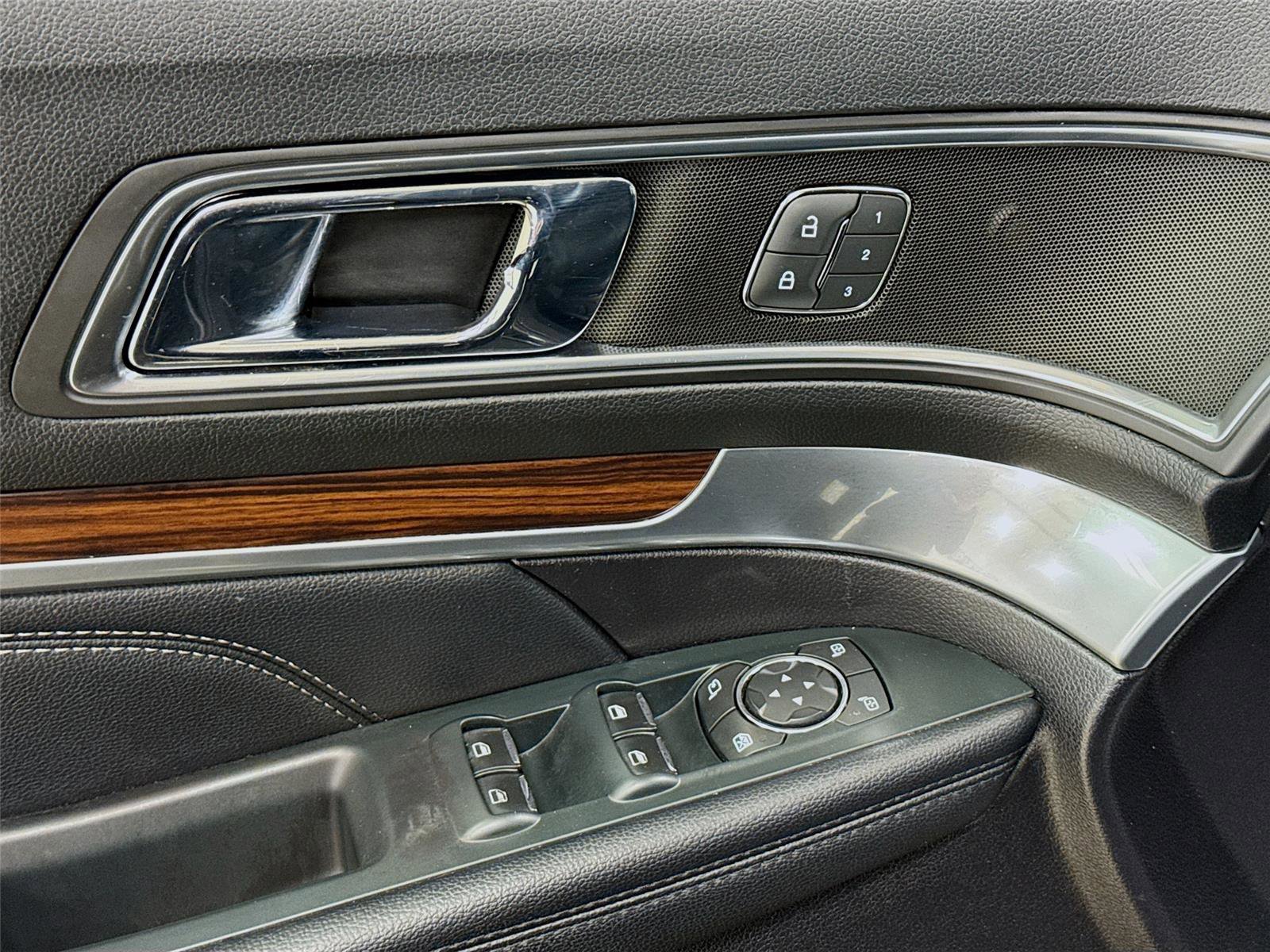 Used 2019 Ford Explorer Limited w/ Class III Trailer Tow Package image 18