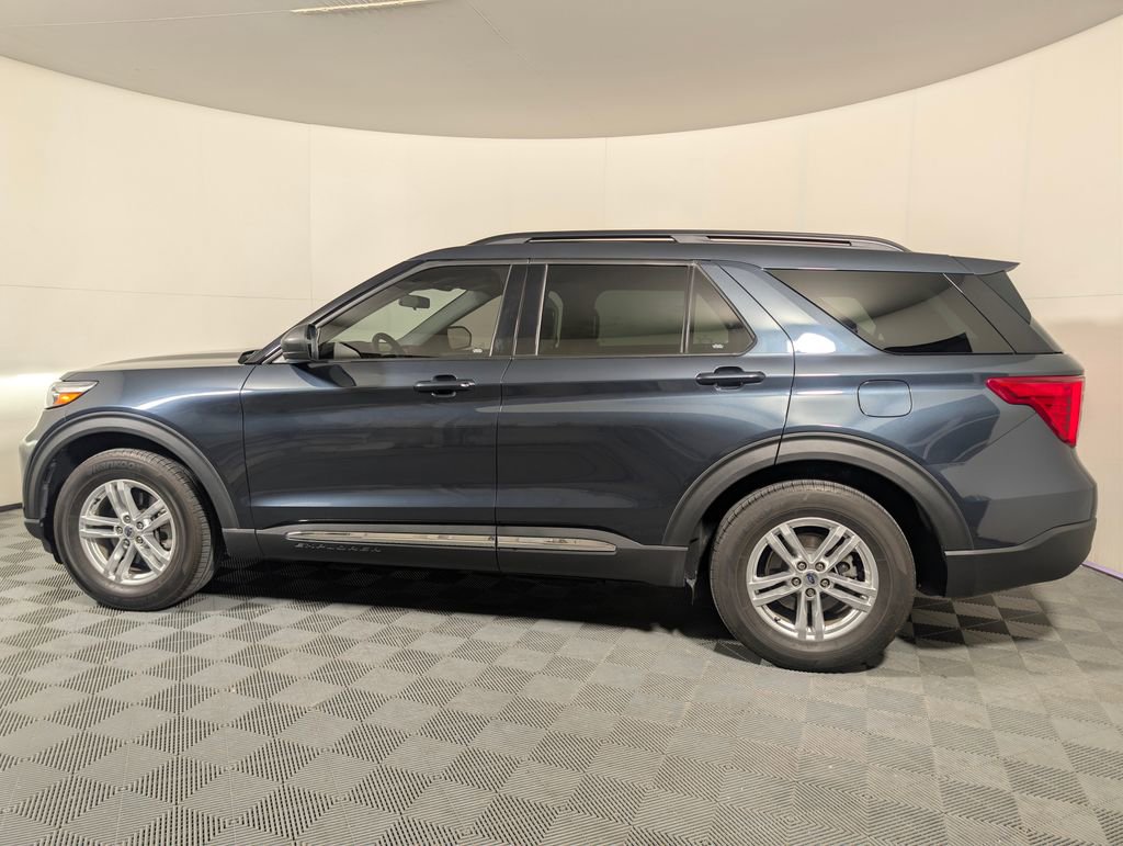 Certified 2022 Ford Explorer XLT image 4