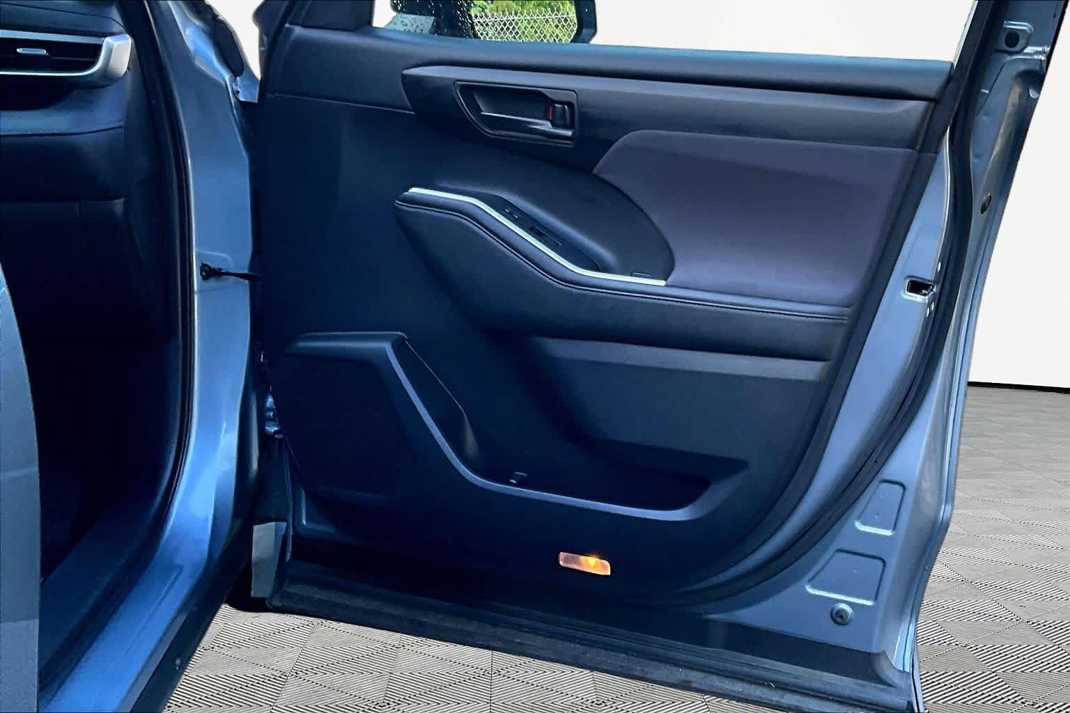 Certified 2020 Toyota Highlander LE FWD image 23