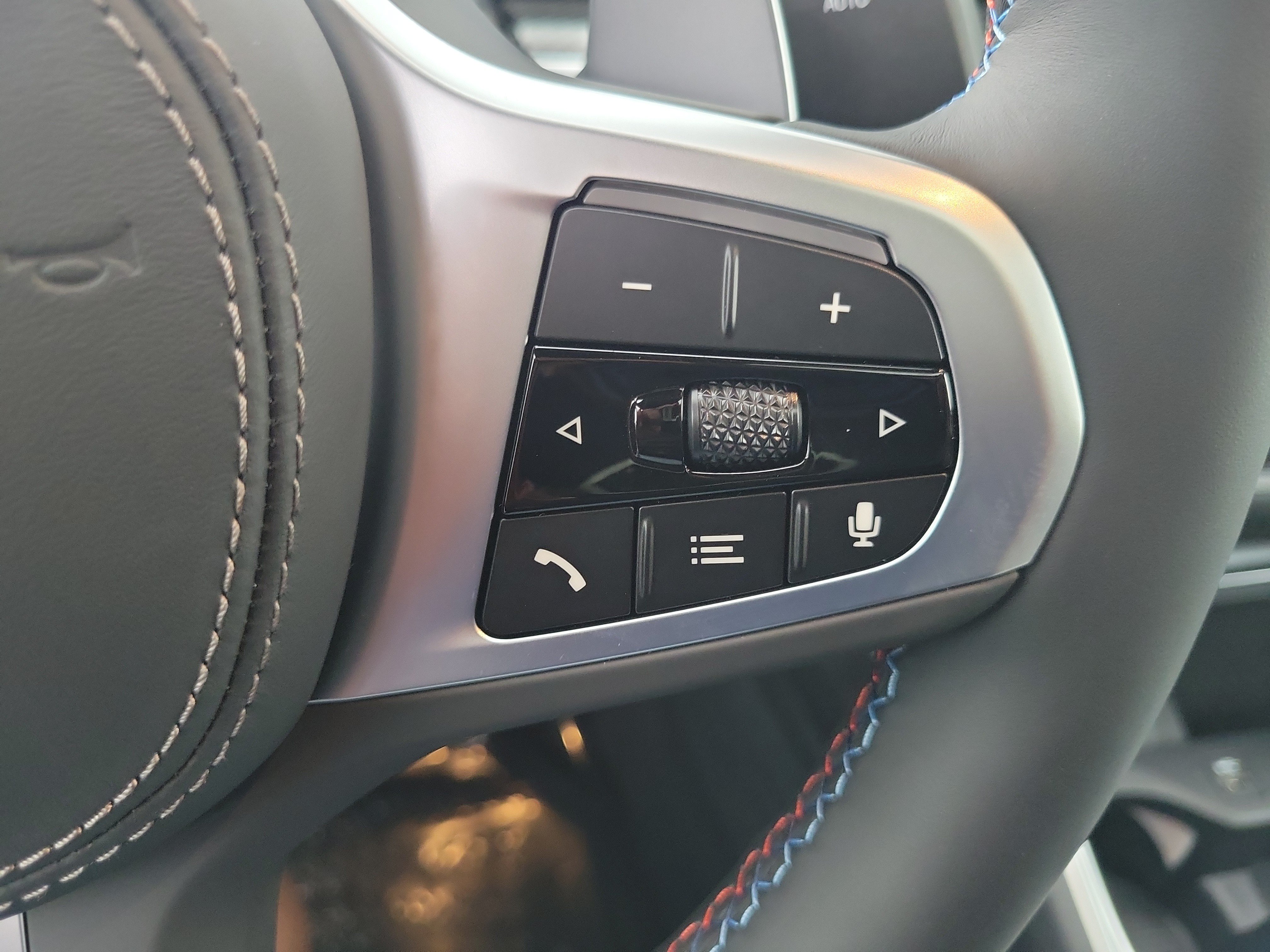 New 2027 BMW X6 M60i AWD/4WD image 14