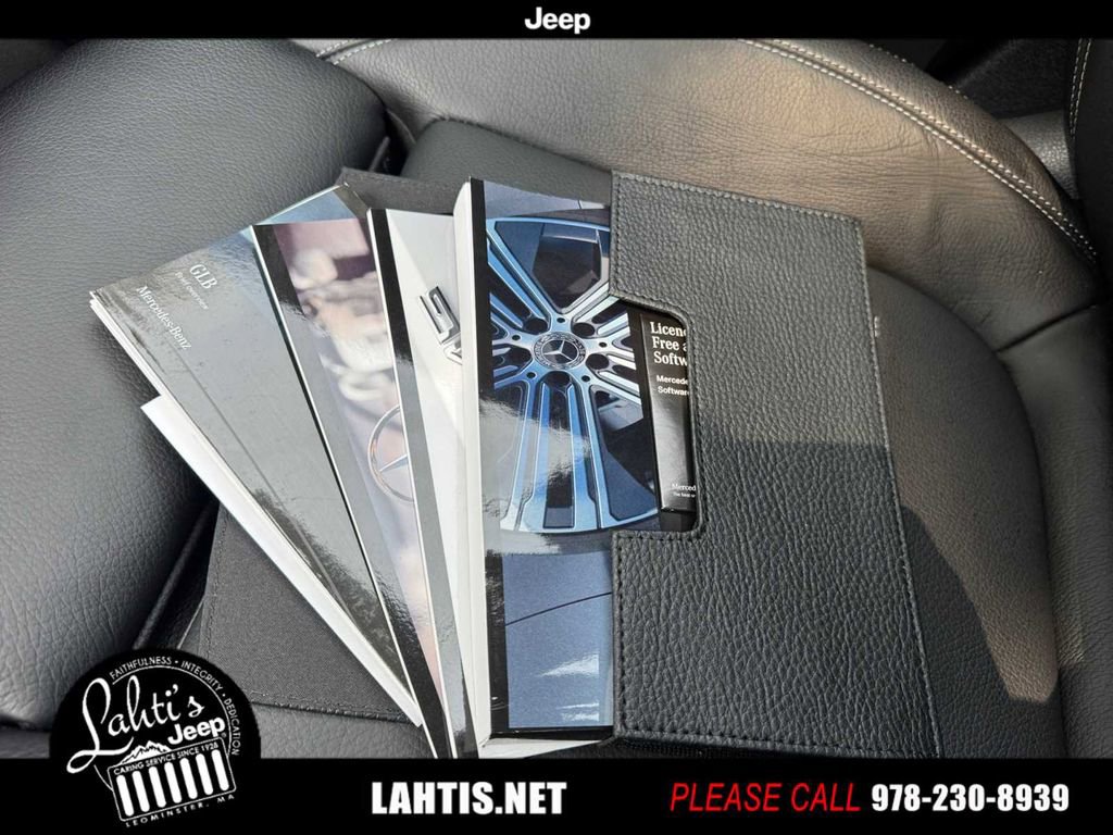 Used 2024 Mercedes-Benz GLB 35 AMG 4MATIC image 31