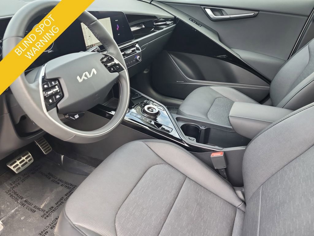 Certified 2023 Kia Niro Wave w/ Wave Preserve Package image 9