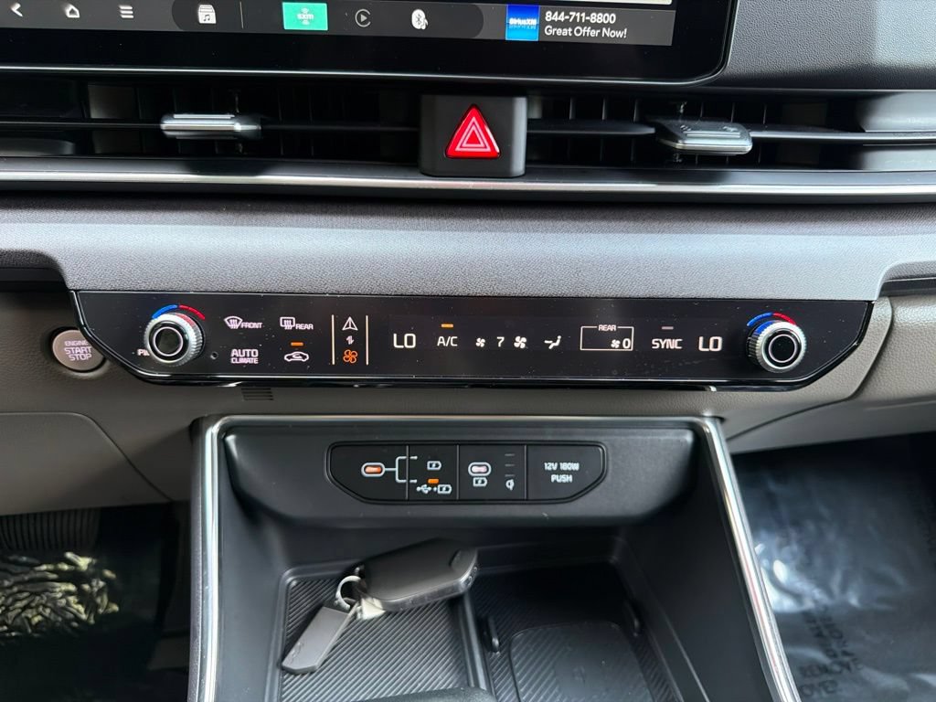 Used 2026 Kia Carnival EX FWD image 28