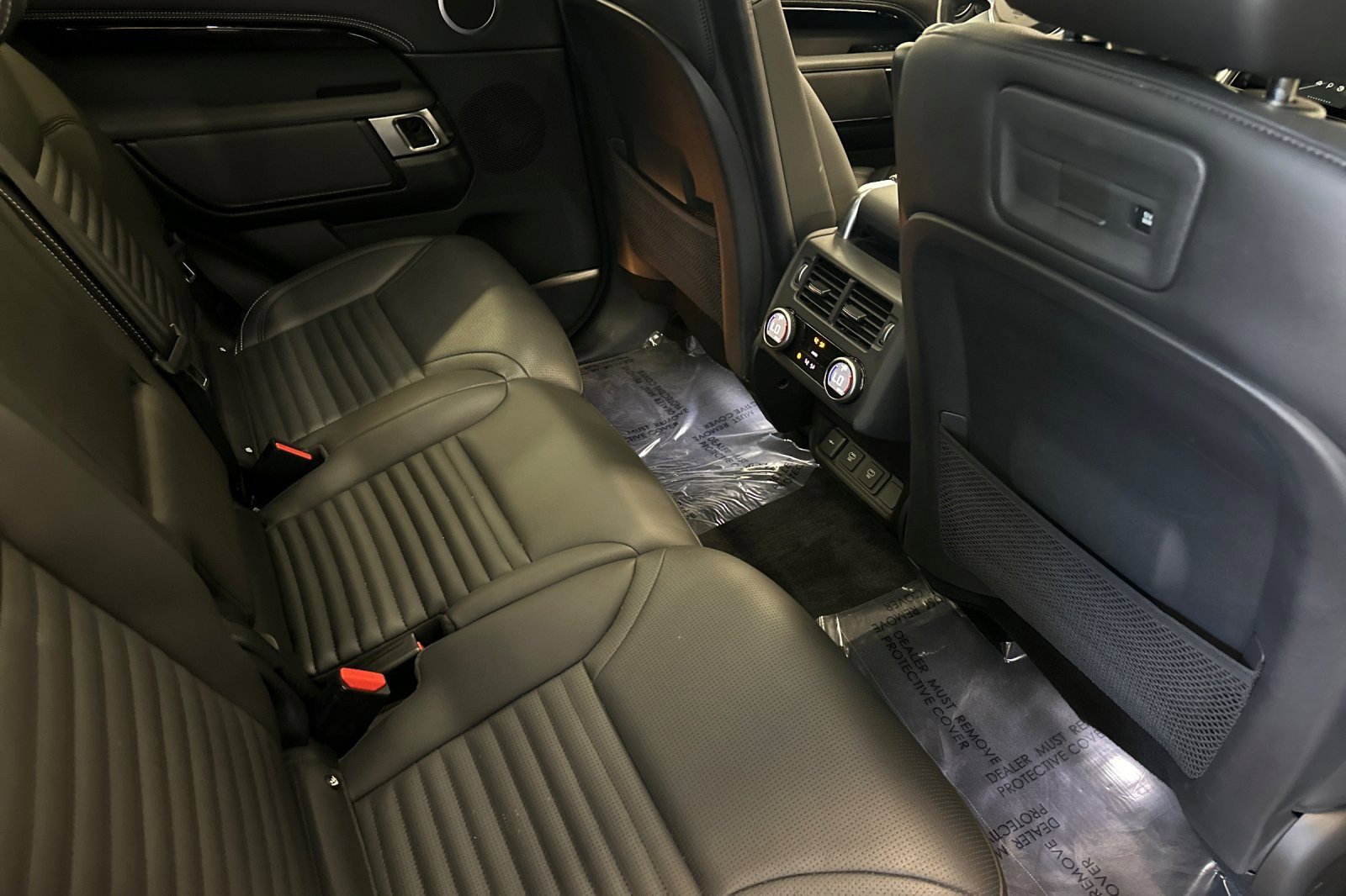 Used 2023 Land Rover Discovery S R-Dynamic image 30