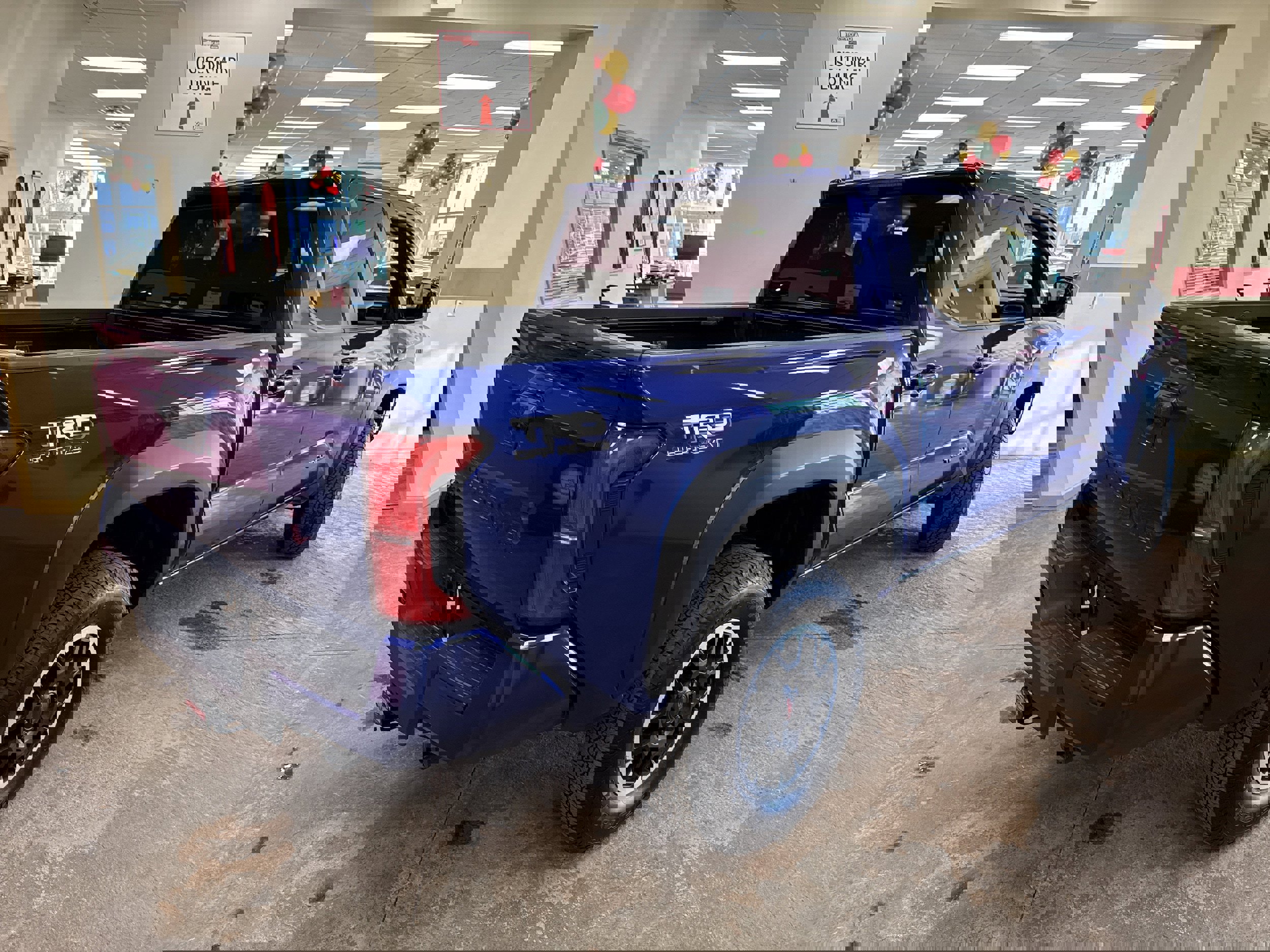 Used 2024 Toyota Tacoma TRD Off-Road image 11