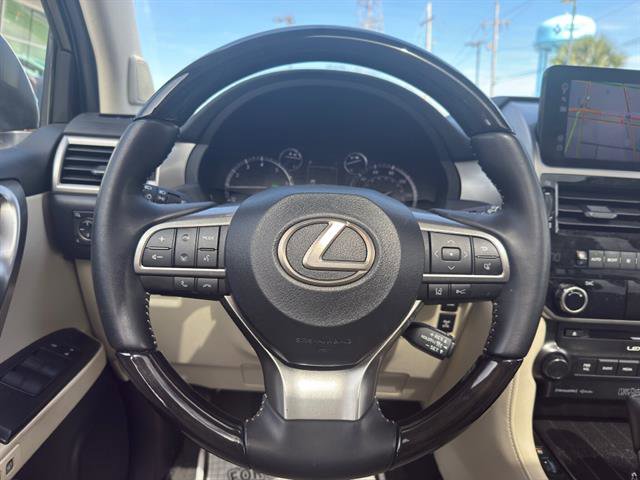 Used 2023 Lexus GX 460 Premium w/ Accessory Package AWD/4WD image 15