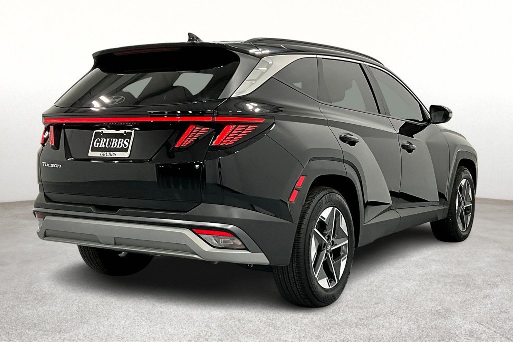 Used 2025 Hyundai Tucson SEL FWD image 2