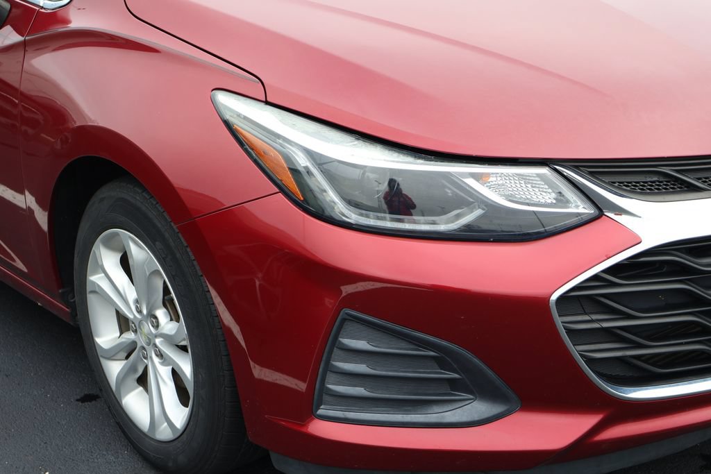 Used 2019 Chevrolet Cruze LT w/ Sun And Sound Package FWD image 4