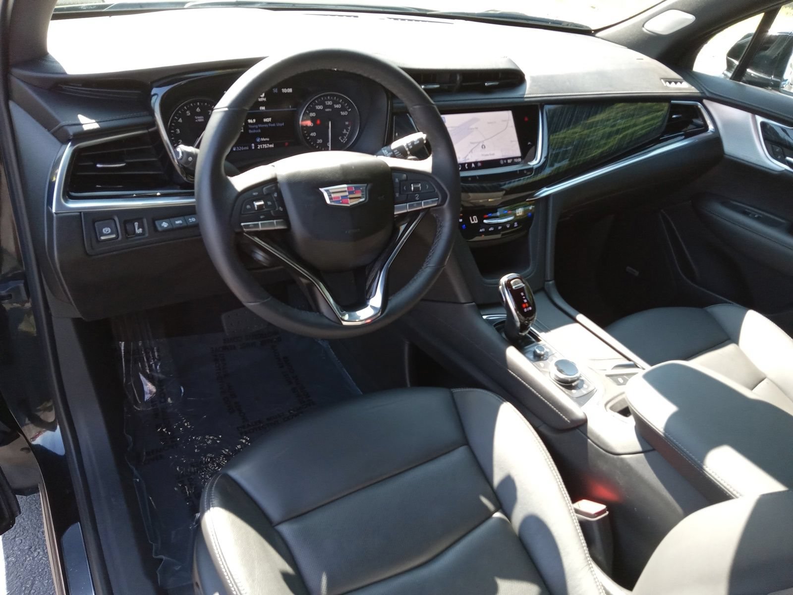 Used 2023 Cadillac XT6 Premium Luxury w/ Technology Package AWD/4WD image 12