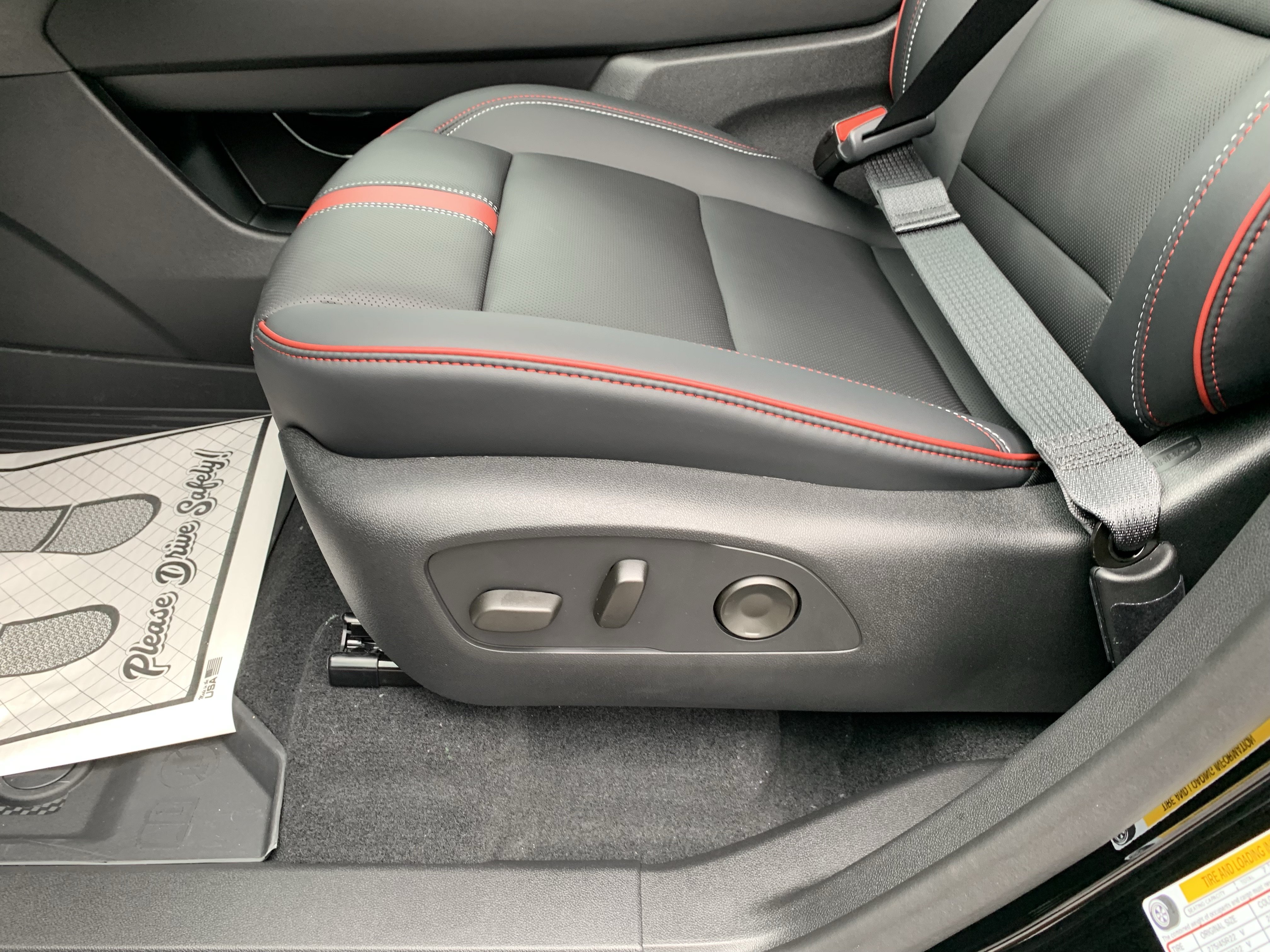New 2027 Chevrolet Traverse RS AWD/4WD image 12