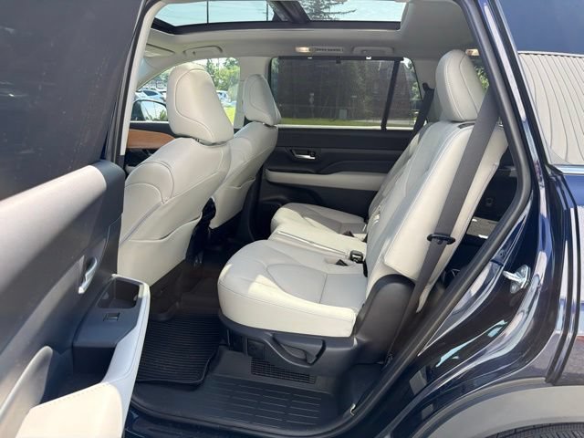 Used 2026 Toyota Grand Highlander AWD Hybrid image 16