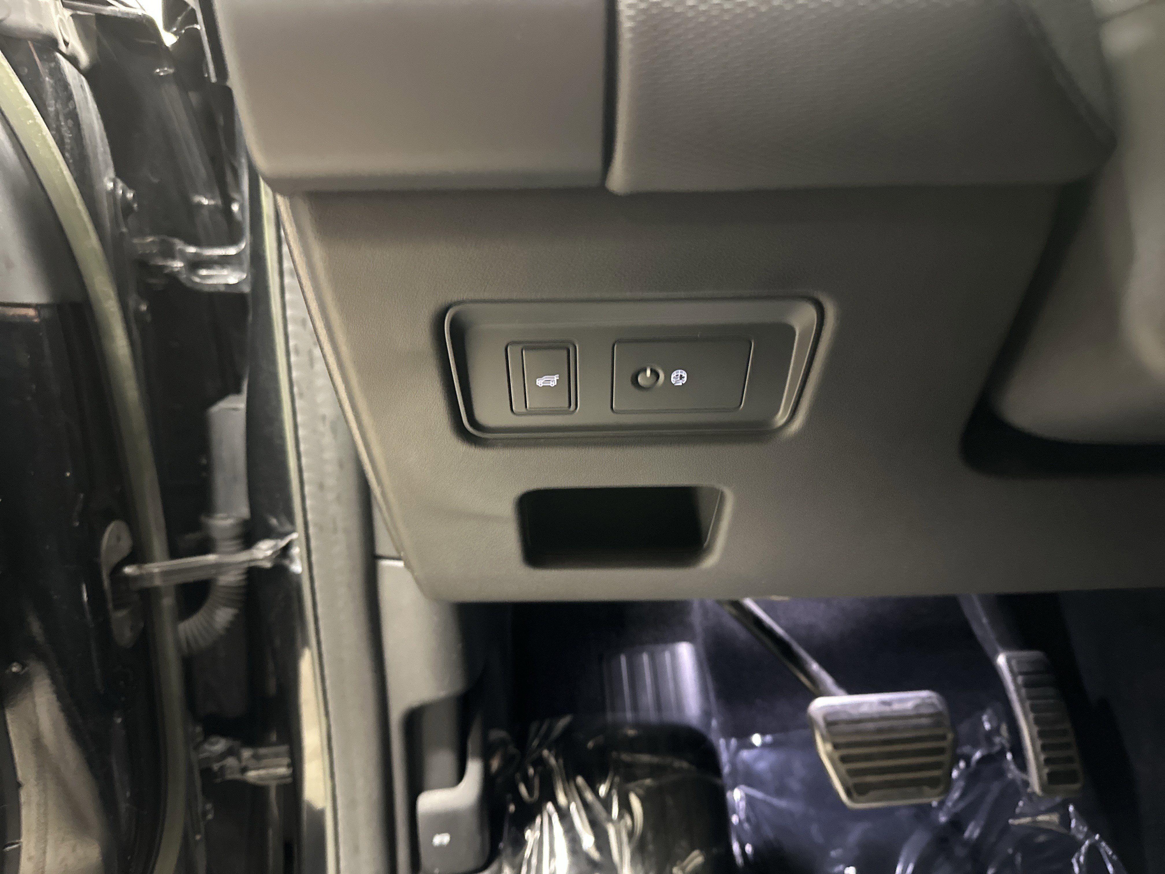 Used 2023 Land Rover Discovery S R-Dynamic image 38