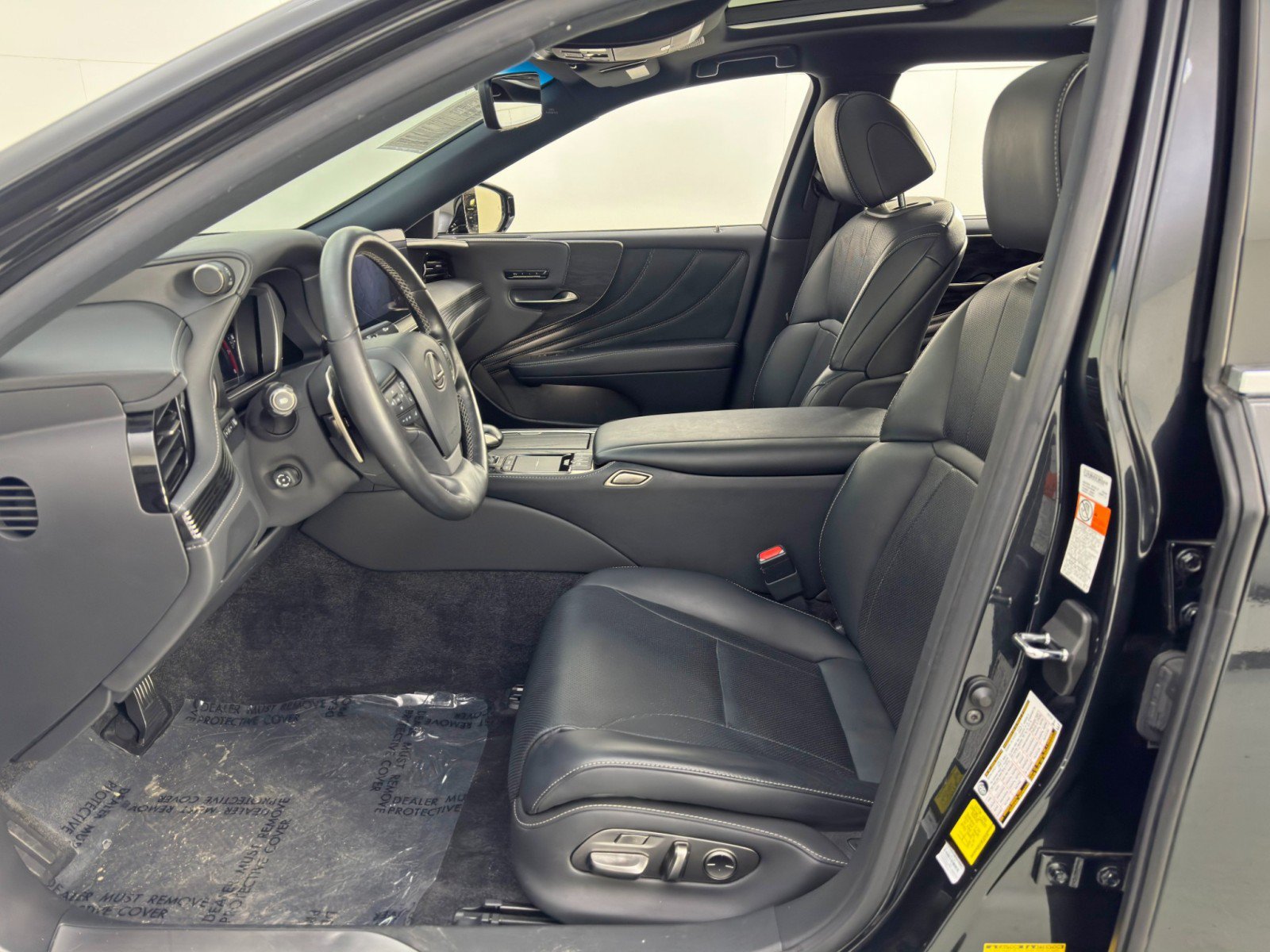 Used 2021 Lexus LS 500 w/ Cold Weather Package (CK) RWD image 17