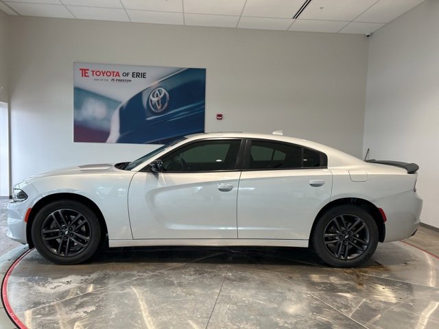 Used 2019 Dodge Charger SXT w/ Plus Group image 3