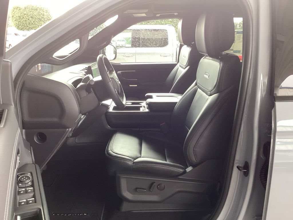 New 2026 Ford Expedition Platinum w/ Stealth Appearance Package AWD/4WD image 41