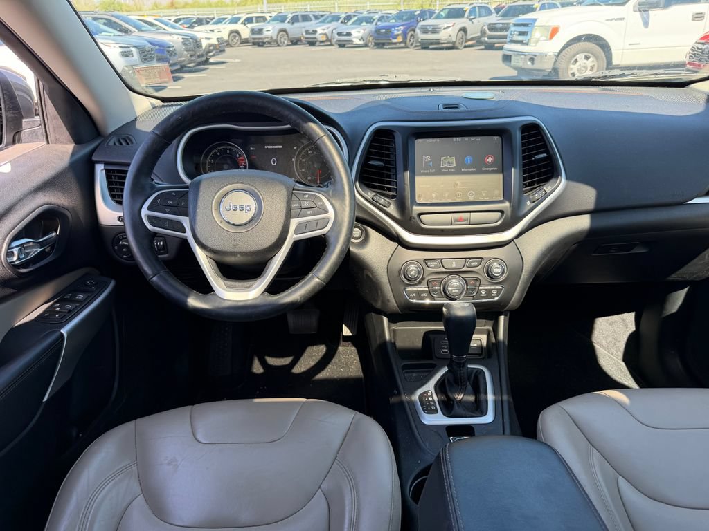 Used 2017 Jeep Cherokee Limited FWD image 7