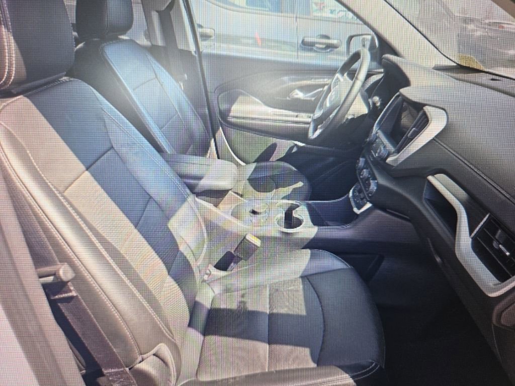 Used 2023 GMC Terrain SLT image 10
