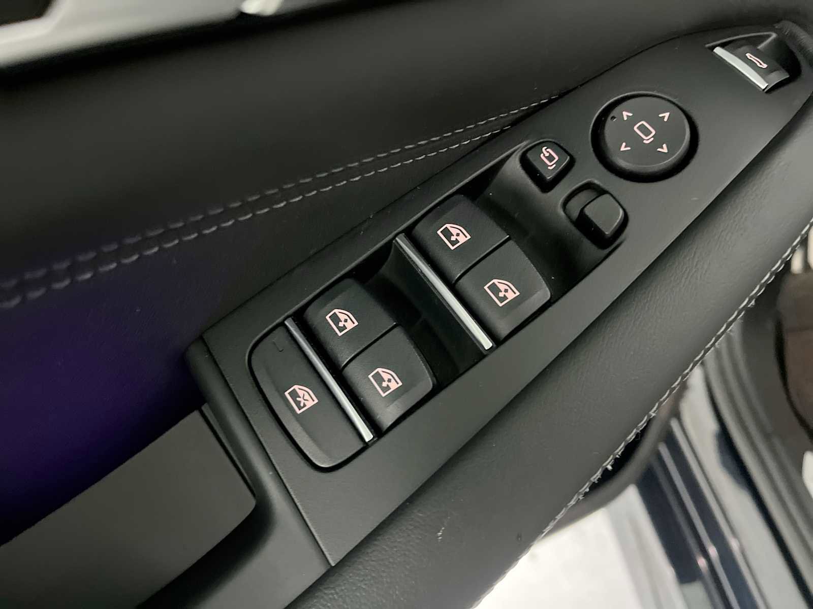 Used 2022 BMW X5 M w/ Executive Package image 21