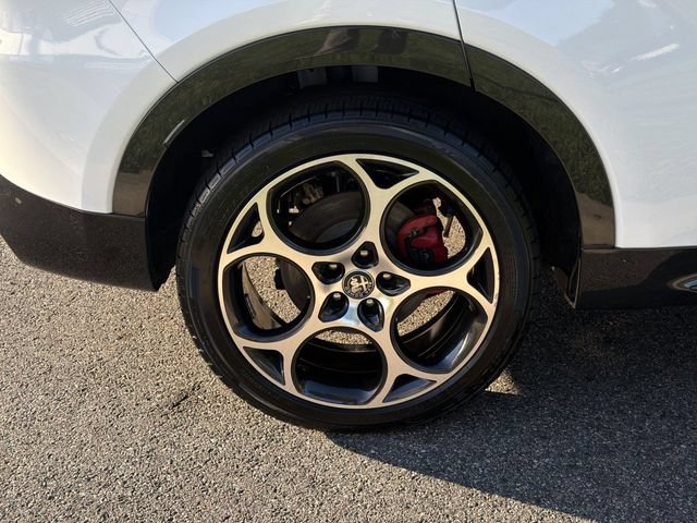 Used 2024 Alfa Romeo Tonale Veloce AWD/4WD image 12