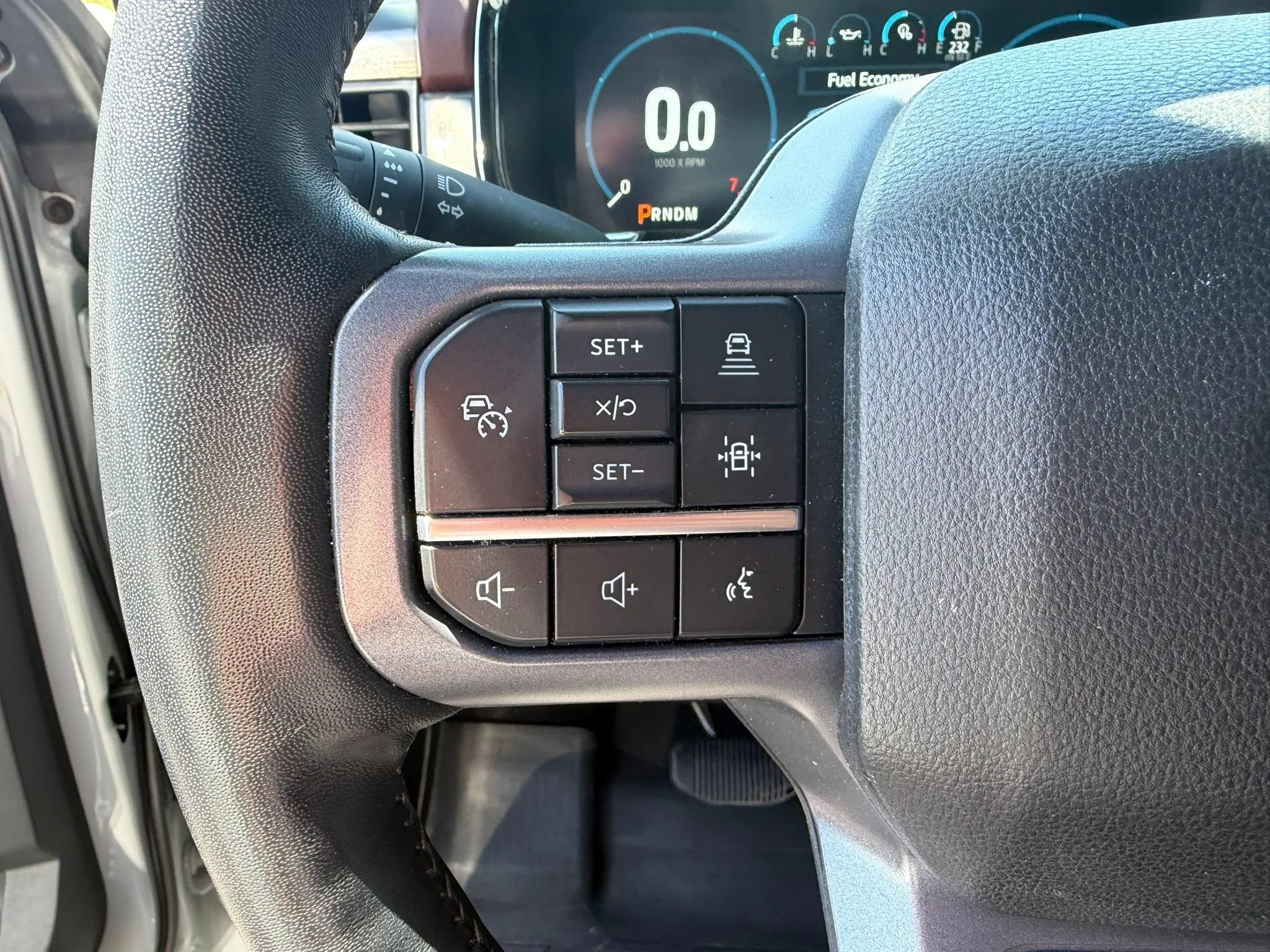 Used 2023 Ford F150 Lariat AWD/4WD image 16