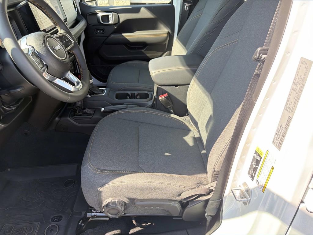 Used 2024 Jeep Wrangler Sahara w/ Technology Group AWD/4WD image 20