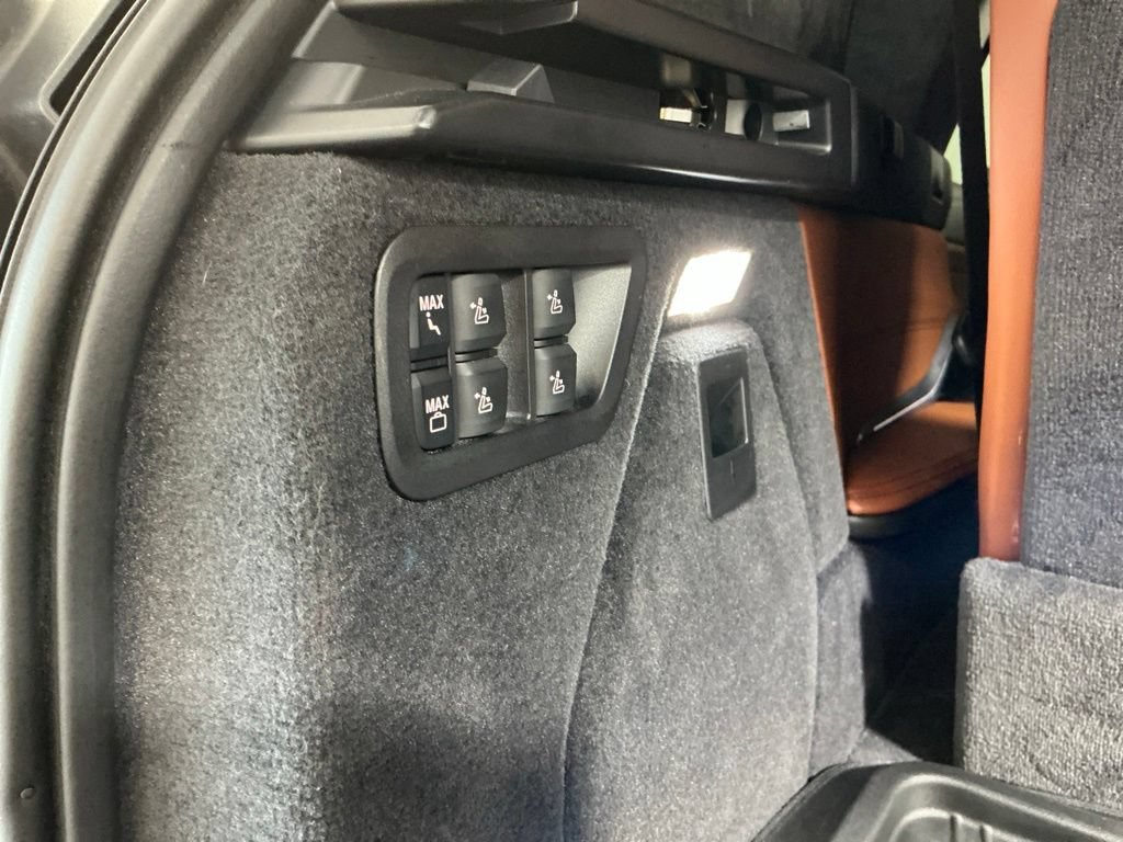 Certified 2024 BMW X7 xDrive40i w/ Premium Package AWD/4WD image 33