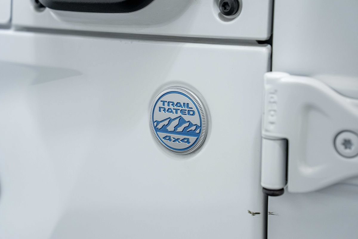 Used 2023 Jeep Wrangler Unlimited Sahara w/ Cold Weather Group AWD/4WD image 13
