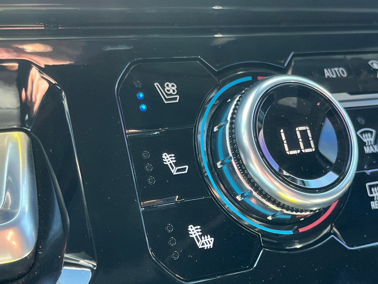 Used 2024 GMC Sierra 2500 Denali w/ Denali Reserve Package image 20