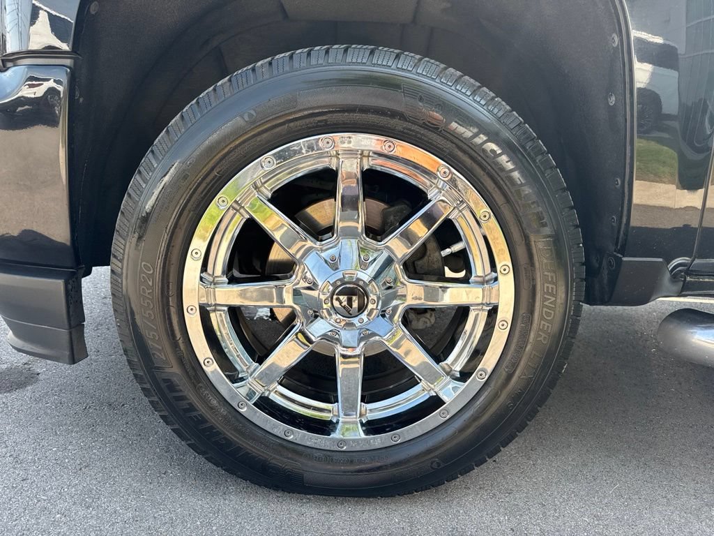Used 2018 Chevrolet Silverado 1500 Custom w/ Custom Value Package AWD/4WD image 25