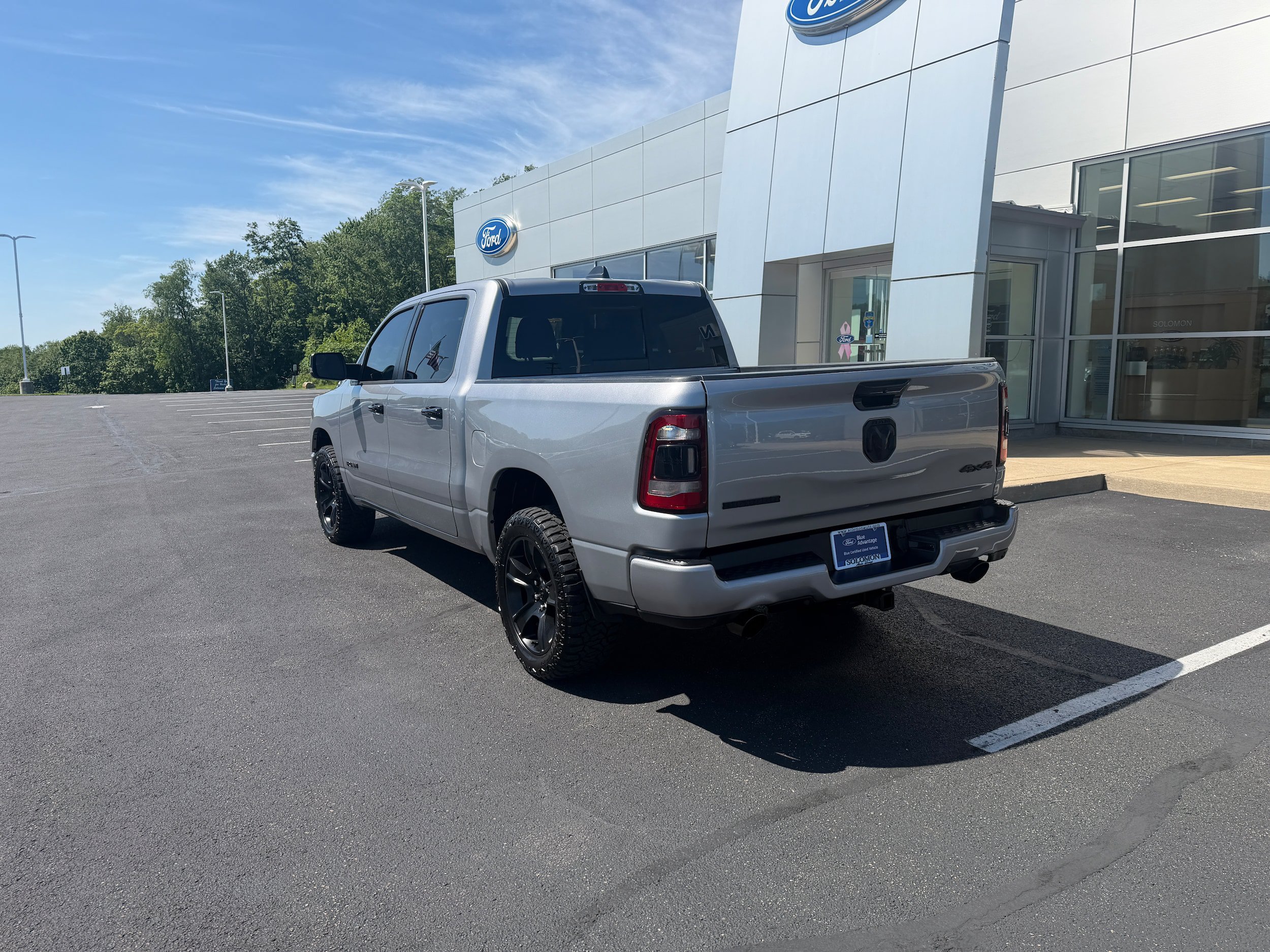 Used 2024 RAM 1500 Big Horn AWD/4WD image 9