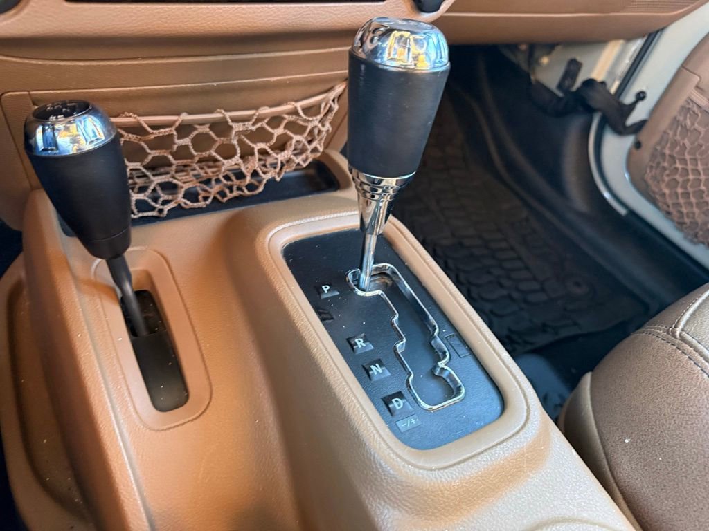 Used 2017 Jeep Wrangler Unlimited Sahara w/ Connectivity Group image 22