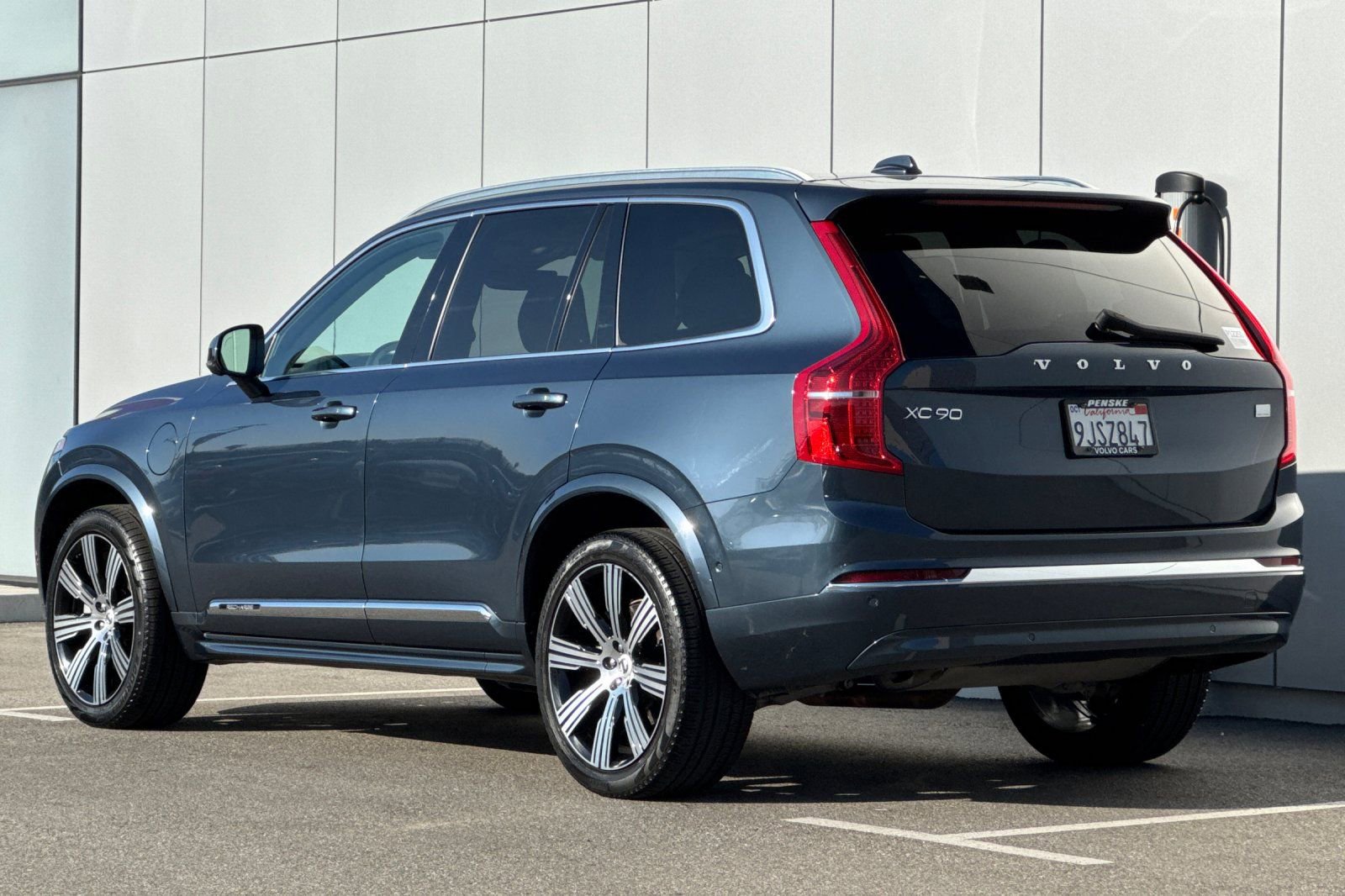 Used 2024 Volvo XC90 T8 Ultimate image 3