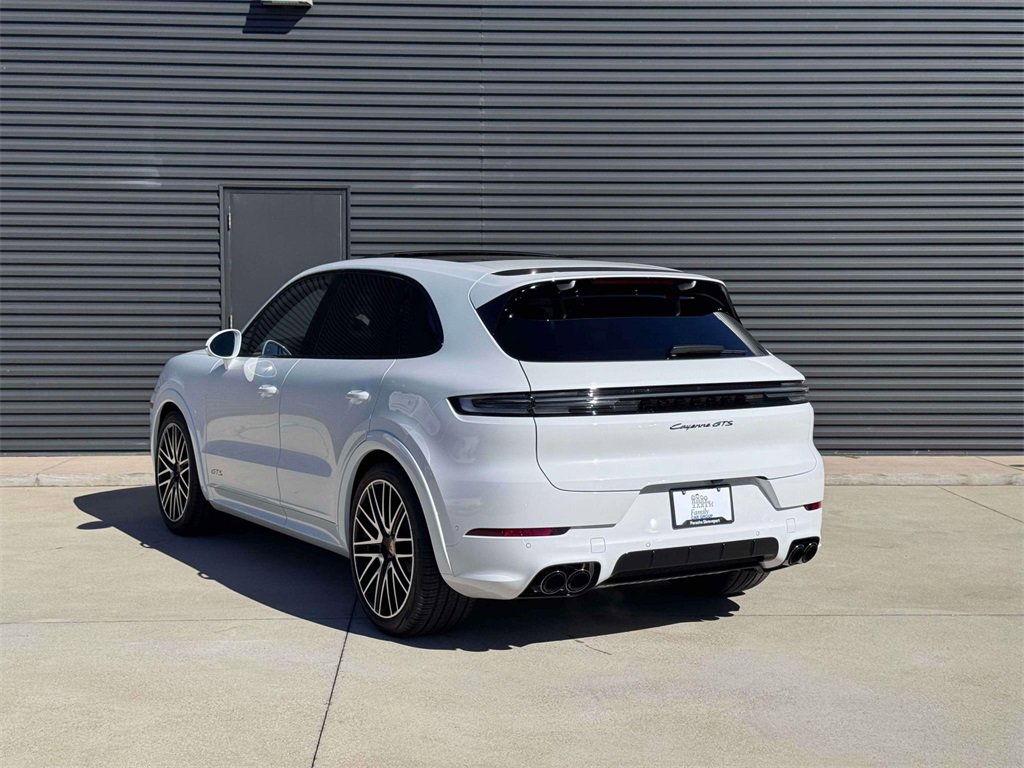 New 2026 Porsche Cayenne GTS image 3