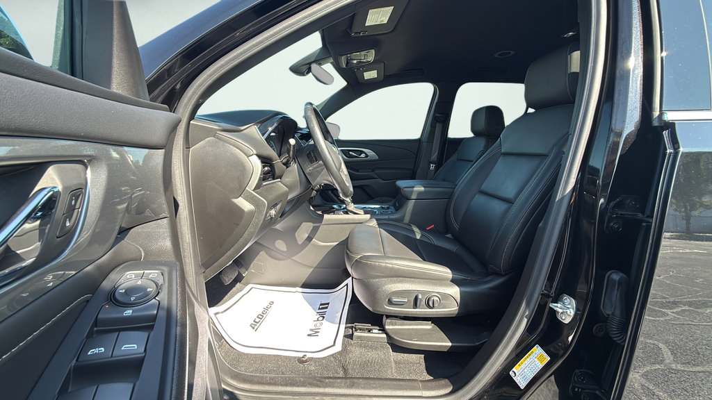 Used 2023 Chevrolet Traverse LT w/ Rear Camera Mirror Package AWD/4WD image 21