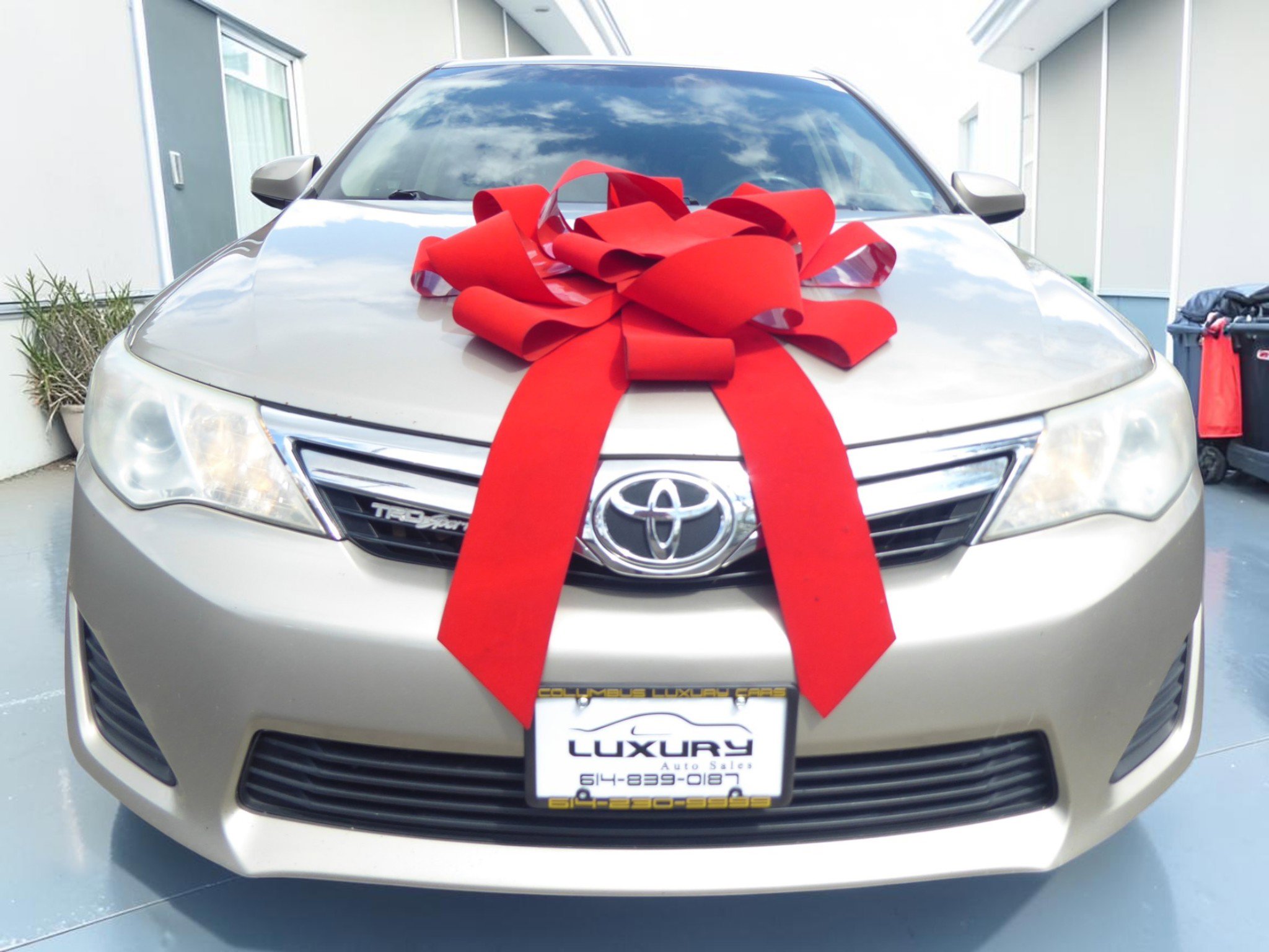 Used 2014 Toyota Camry LE image 4