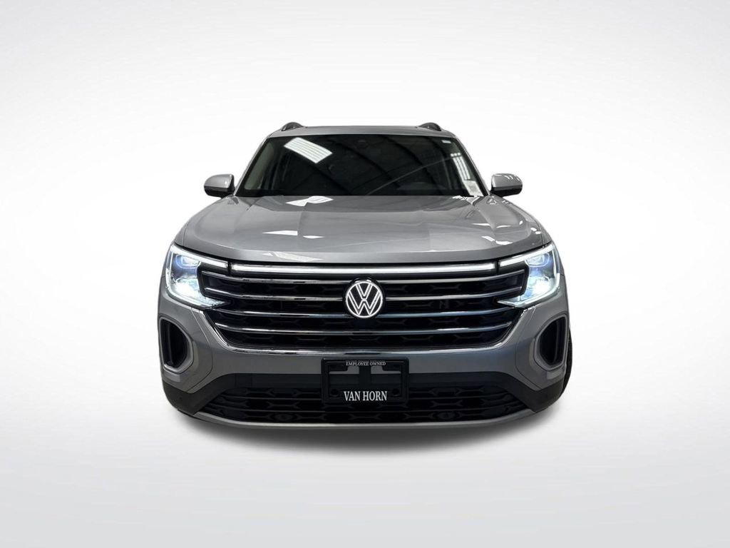 Used 2024 Volkswagen Atlas SE w/ Panoramic Sunroof Package image 11