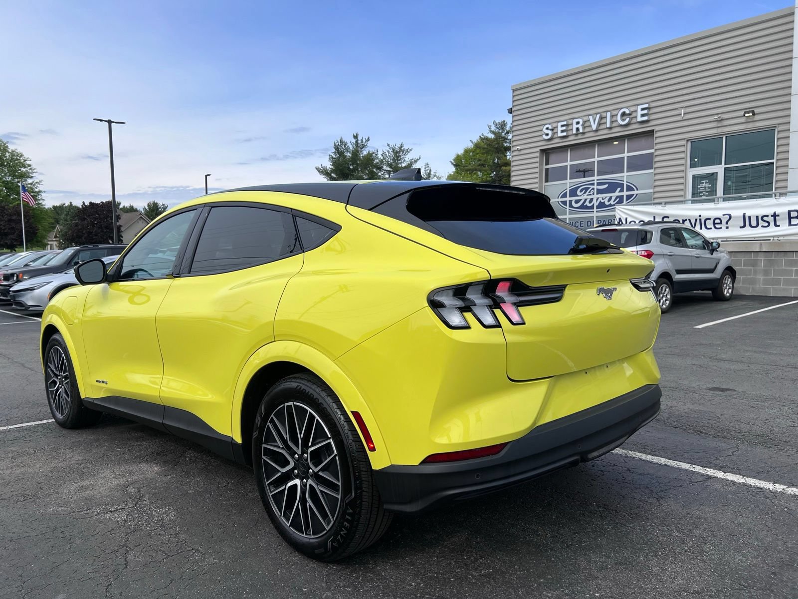 Certified 2025 Ford Mustang Mach-E Premium AWD/4WD image 10