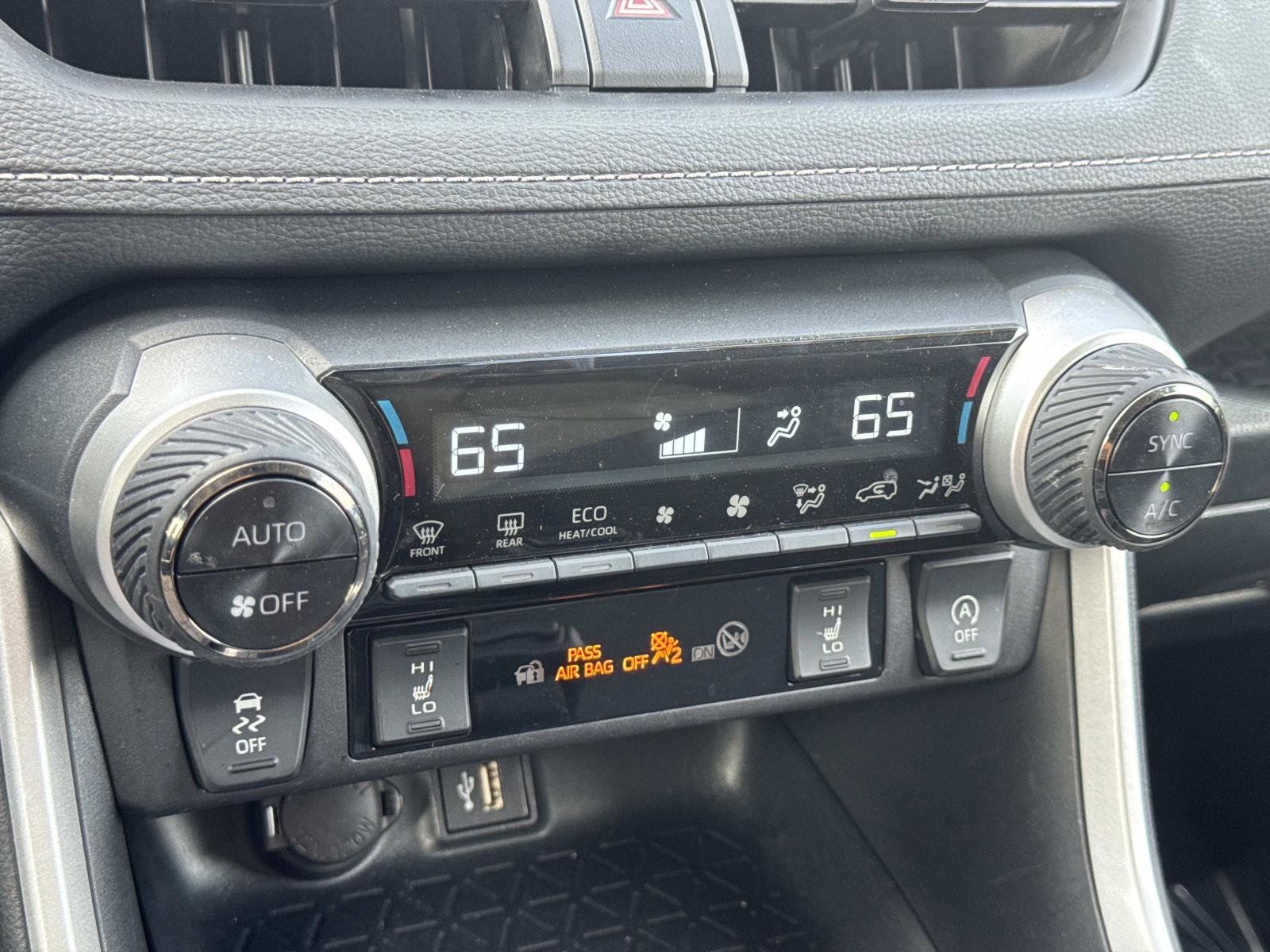 Used 2025 Toyota RAV4 XLE image 15