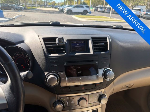 Used 2011 Toyota Highlander SE w/ Tow Pkg FWD image 18