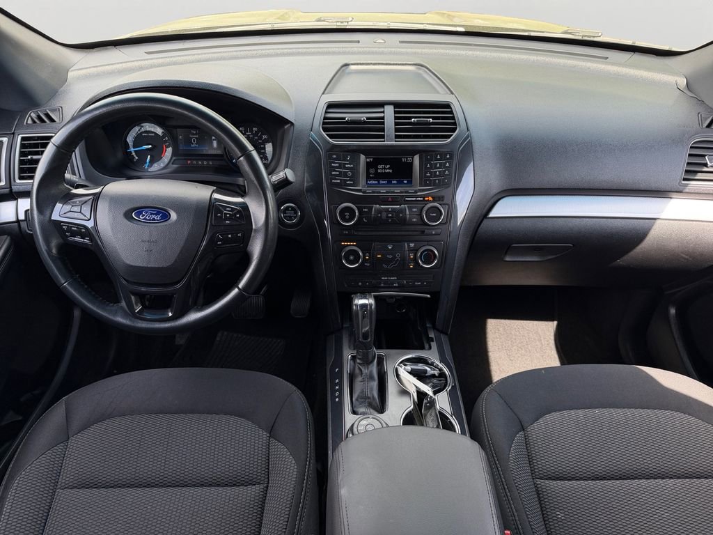 Used 2017 Ford Explorer XLT AWD/4WD image 12