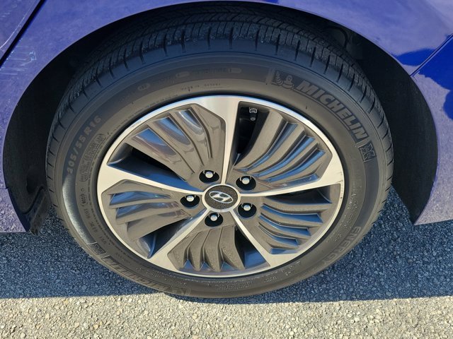 Certified 2022 Hyundai Ioniq SEL image 7