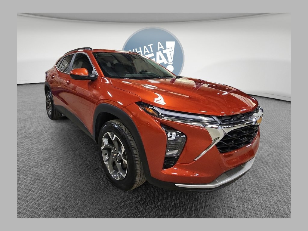 Certified 2024 Chevrolet Trax LT w/ Driver Confidence Package FWD image 1