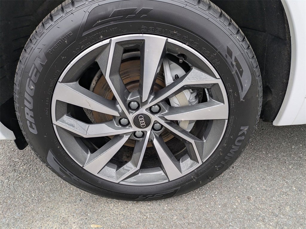 Used 2024 Audi Q5 2.0T Premium w/ Convenience Package image 9
