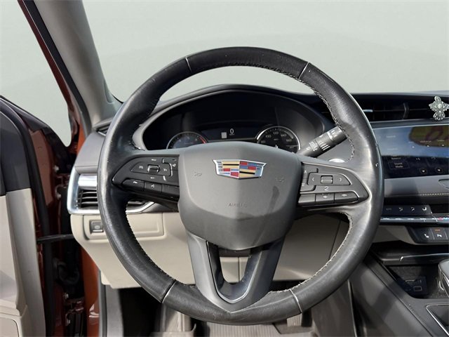 Used 2019 Cadillac XT4 Luxury w/ Cold Weather Package image 11